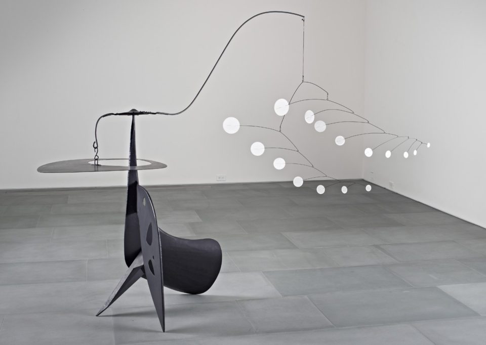 Alexander Calder kinetic sculpture 960x682 14 Incredible Kinetic Sculptures that are Poetry in Motion