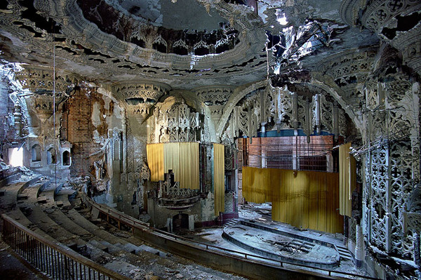 ruins-of-detroit_marchand-and-meffre_8