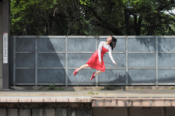 Hayashi Natsumi's Levitation Self Portraits 4