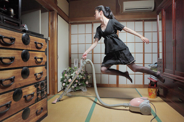 Hayashi Natsumi's Levitation Self Portraits 6