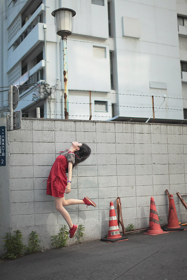Hayashi Natsumi's Levitation Self Portraits 9