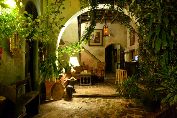 The-Gallery-Inn-Garden-Interior