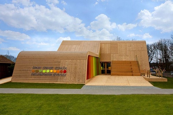 colorful functional and sustainable spanish pavilion by pulgon diseno architecture in venlo netherlands 2