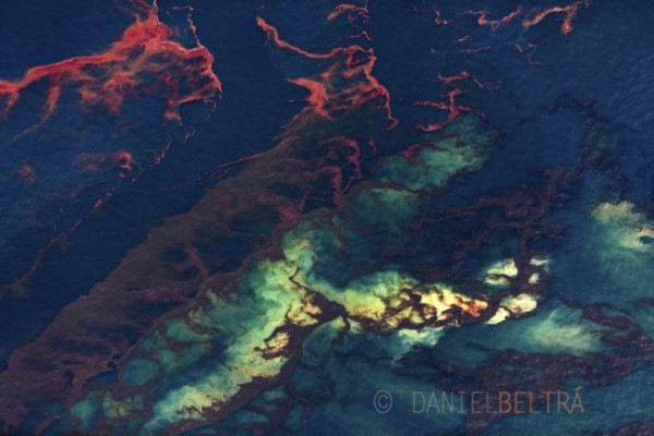 spill aerial photography by daniel beltra gulf of mexico oil rigs 5