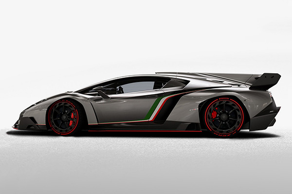 Lamborghini Veneno  - side view