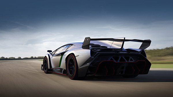 Lamborghini Veneno - sporty back view