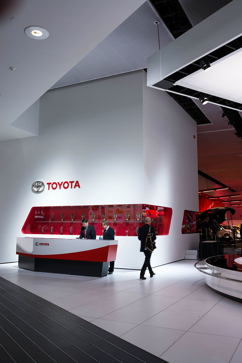NAIAS-2014-Day-One---Auto-Show-Architecture---Toyota-Angles