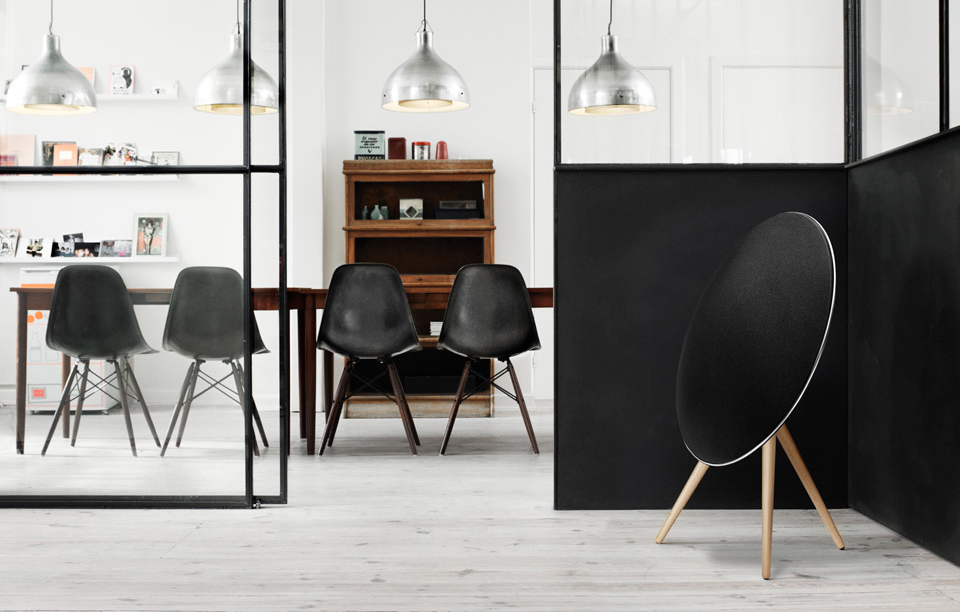 beoplay a9 black with walnut legs