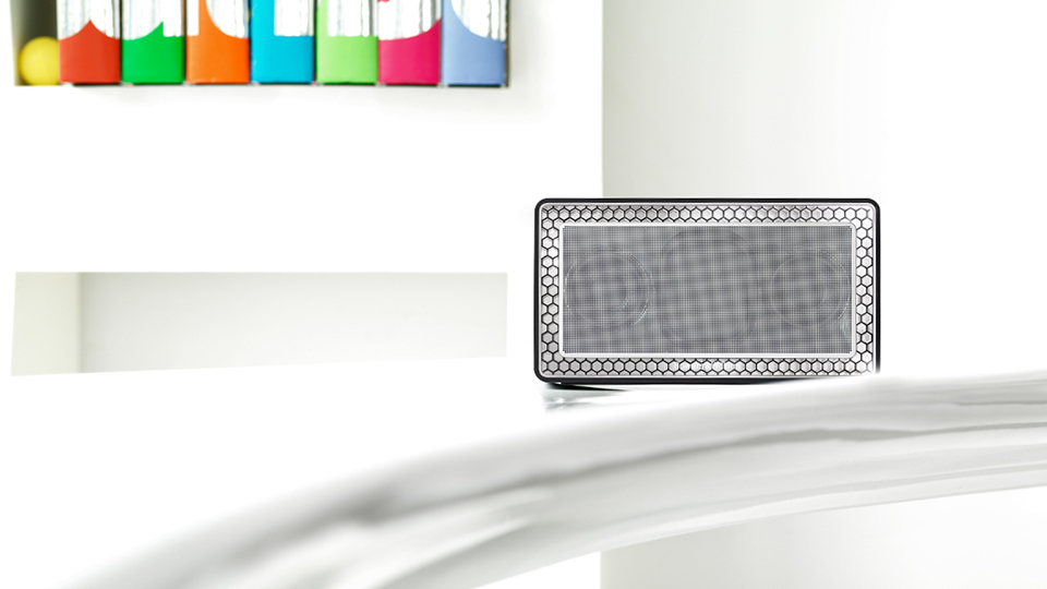 Bowers and Wilkins T7 Bluetooth Speaker 5