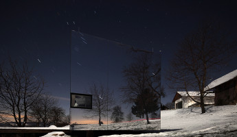 This Invisible Tiny House Blends Into the Environment Thanks to a Thick Mirrored Skin