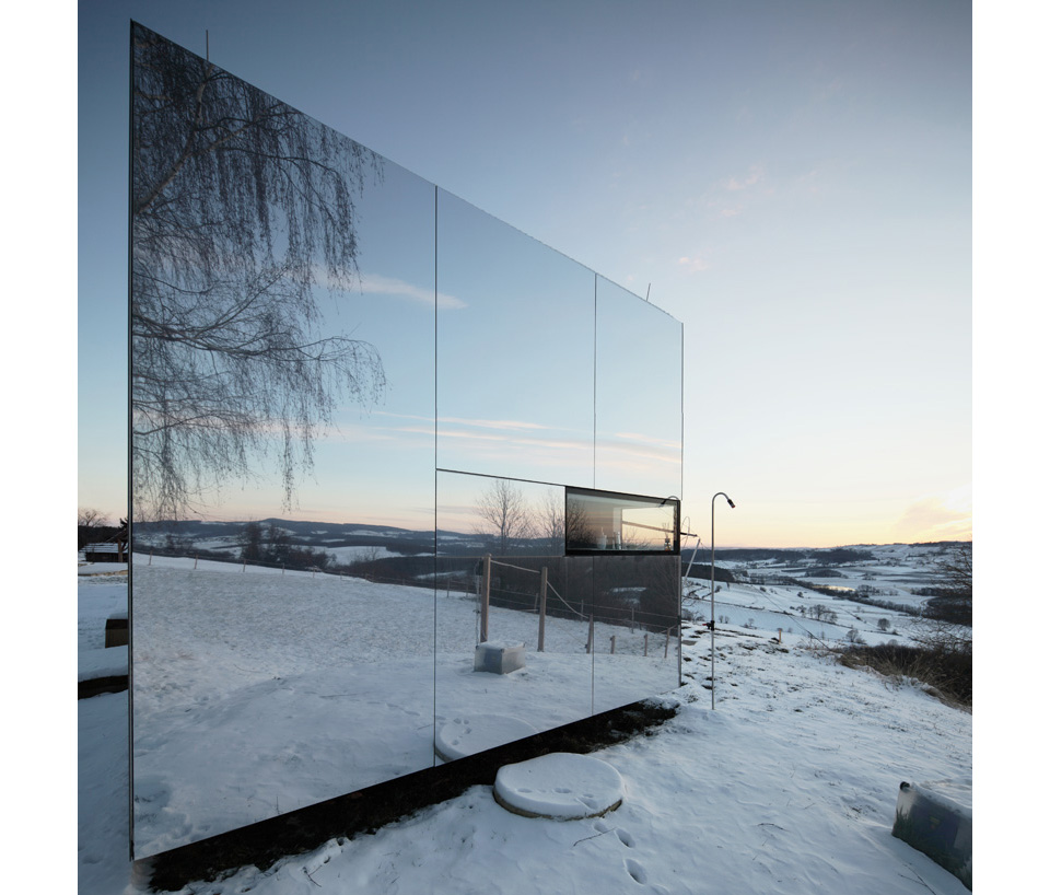 Casa Invisible Mirrored Prefab Tiny House by Delugan Meissl Associated Architects 9