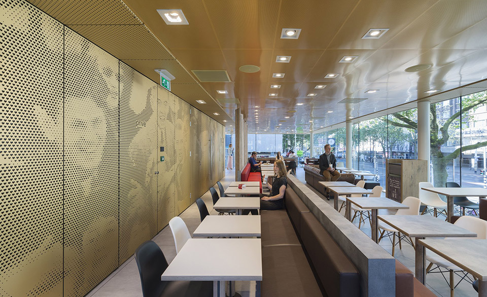 Contemporary McDonalds by Mei Architects - Photography by Jeroen Musch 4