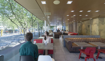 Contemporary McDonalds by Mei Architects - Photography by Jeroen Musch 8