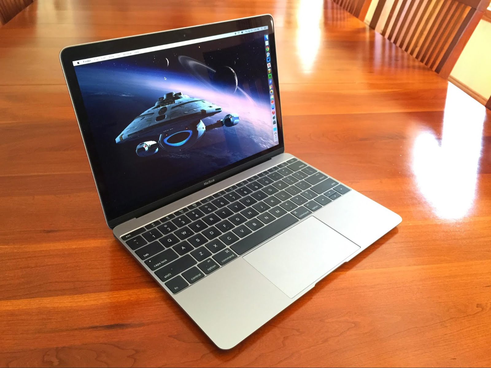 Apple 12-inch MacBook 2016 - lightweight laptop
