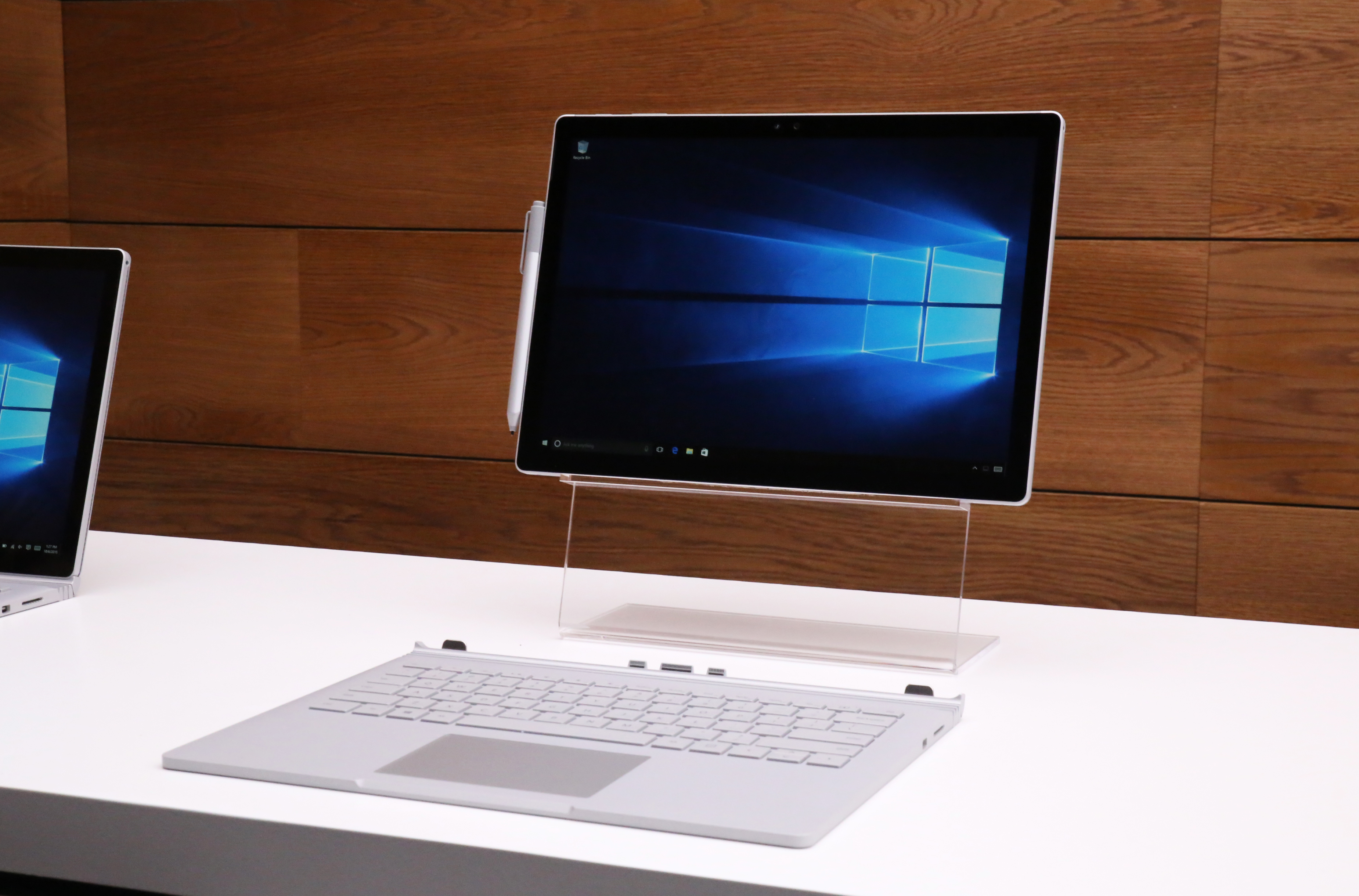 Microsoft Surface Book - lightweight laptop