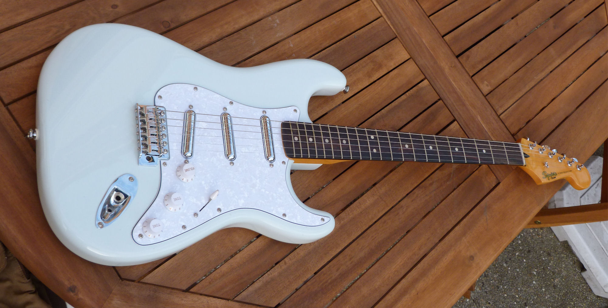 Squier Vintage Modified Stratocaster - electric guitar