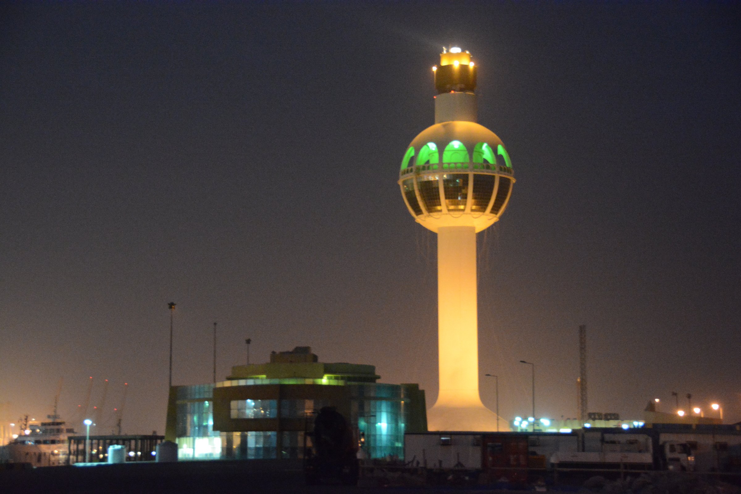 Jeddah Light - lighthouse photograph