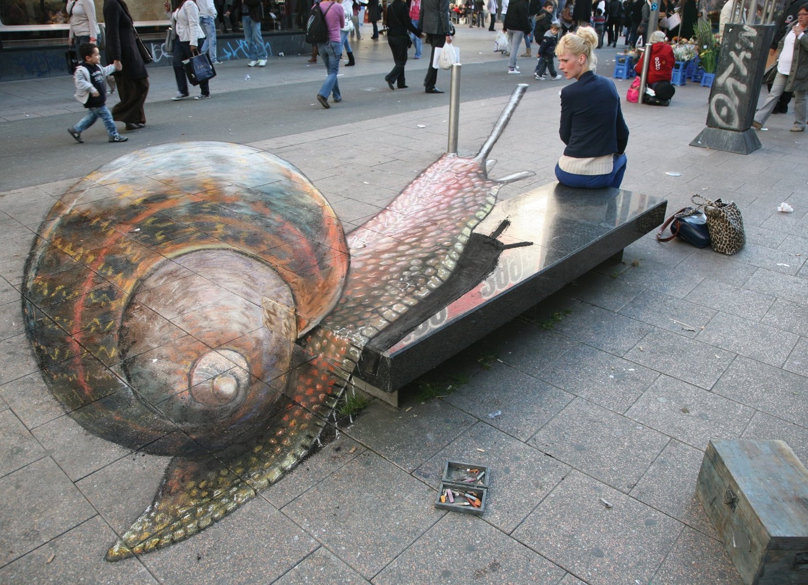 Julian Beever - 3D sidewalk art 3