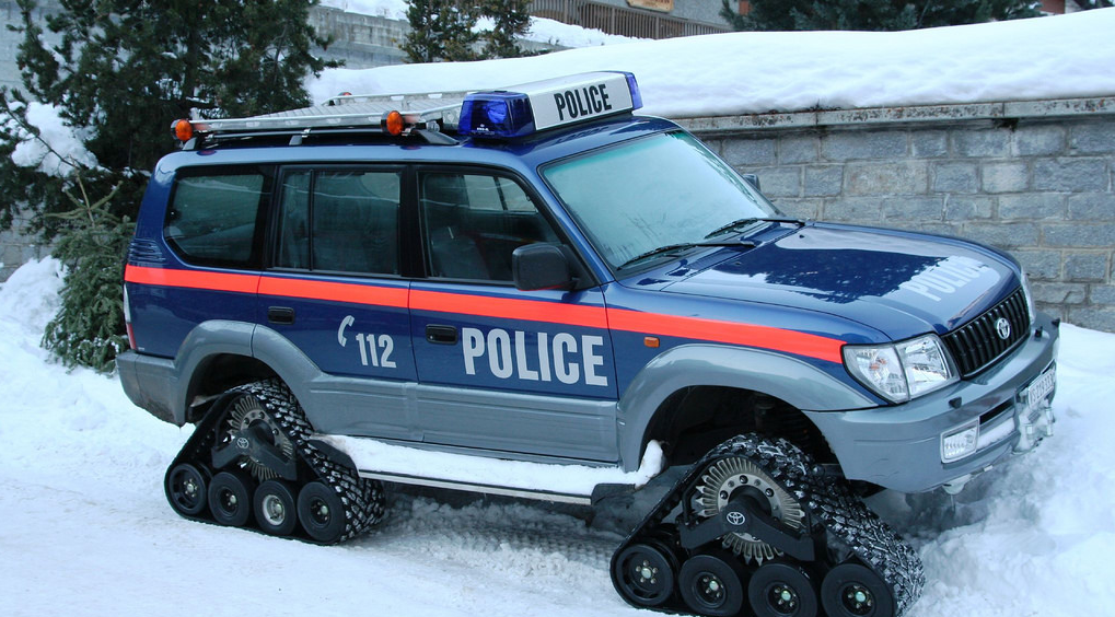 Land Cruiser Snow Trax - police car