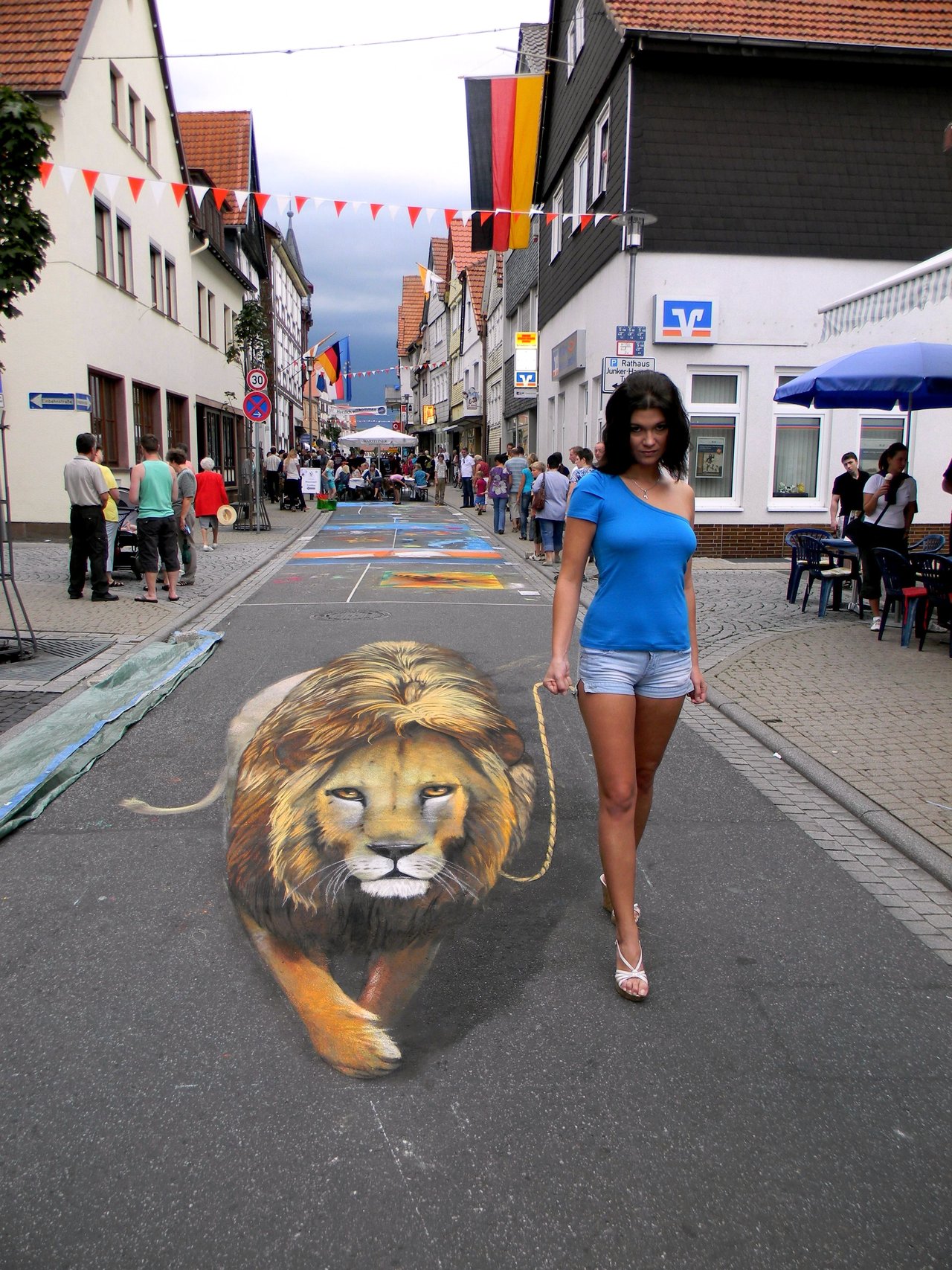 Nikolaj Arndt - 3D sidewalk art 2