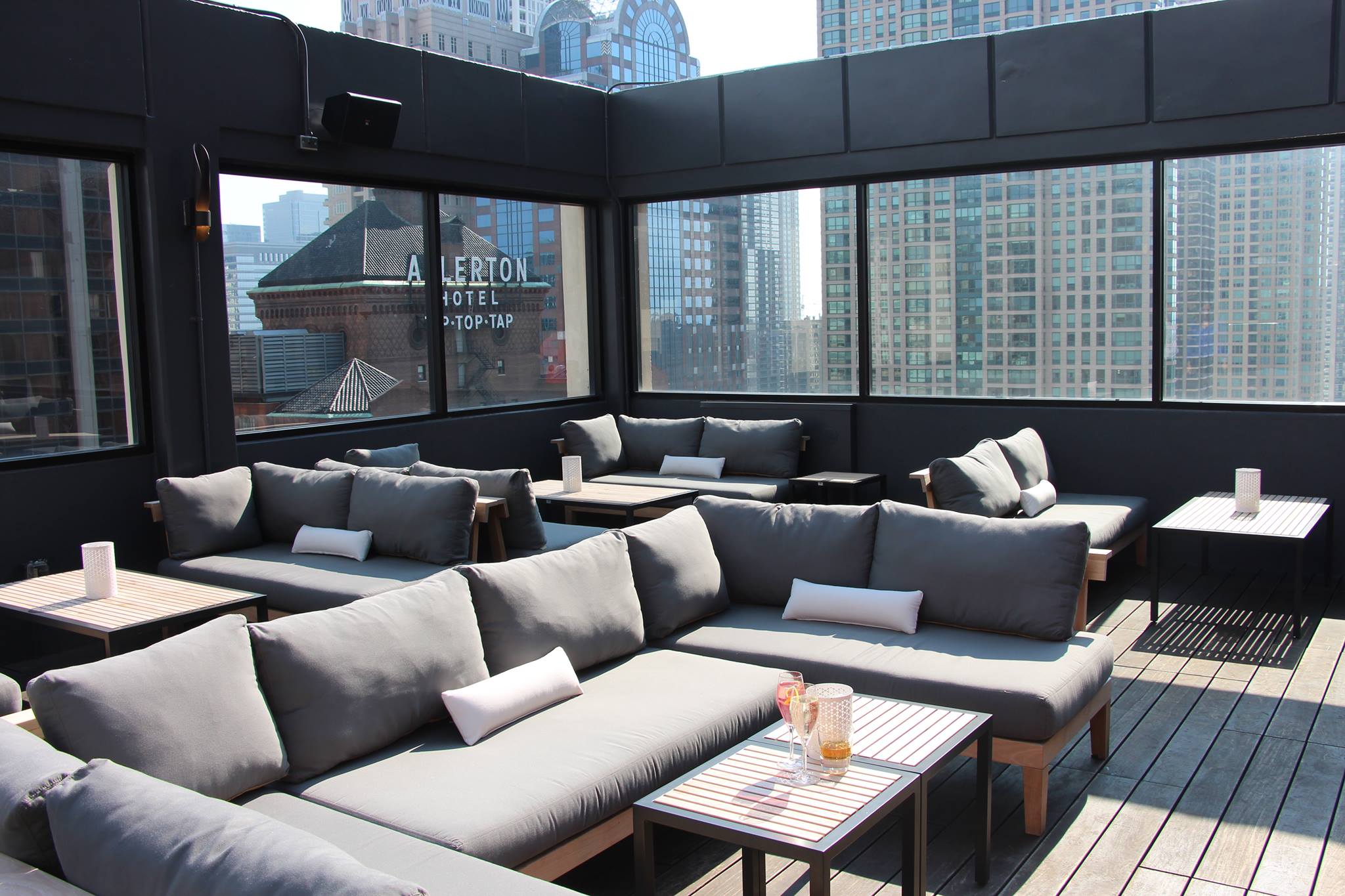 52eighty - chicago rooftop bar