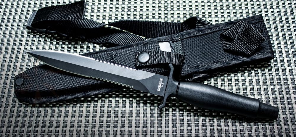 Dagger - knife blade shape