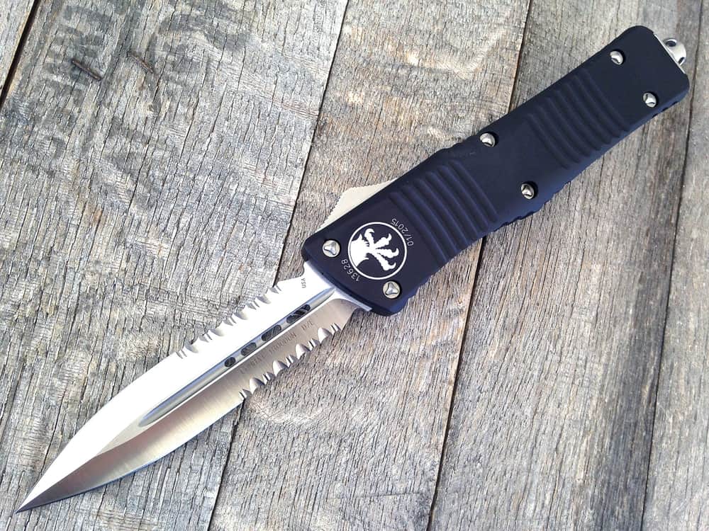 Microtech Combat Troodon - automatic knife
