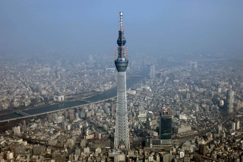 The 16 Largest Buildings in the World   Onward  Outward  Upward - 33