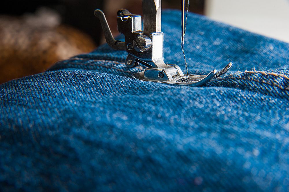 Jeans denim sewing machine