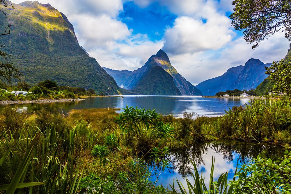 The picturesque fjord of Milford Sound, New Zealand