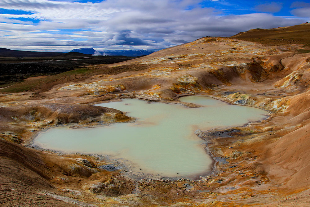 Travel-to-Iceland-Lake-Mývatn-Geothermal-Area