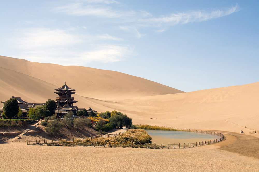 China Places to Visit - Echoing Sand Mountain