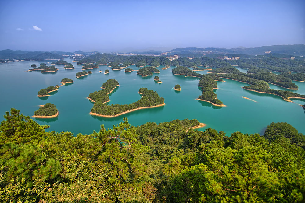 Cool Places to Go in China - Qiandao Lake