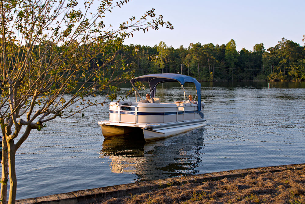 Luxury Pontoon Boats with Cabin