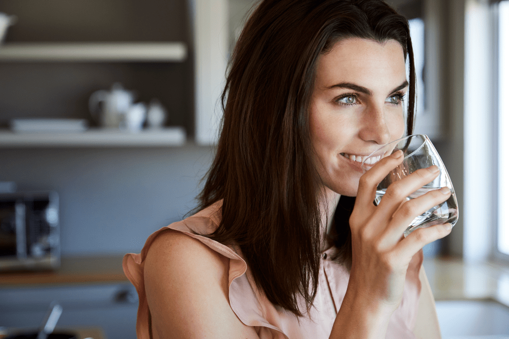 Drinking Water Helps Fat Loss and with Enhancing Facial Aesthetics