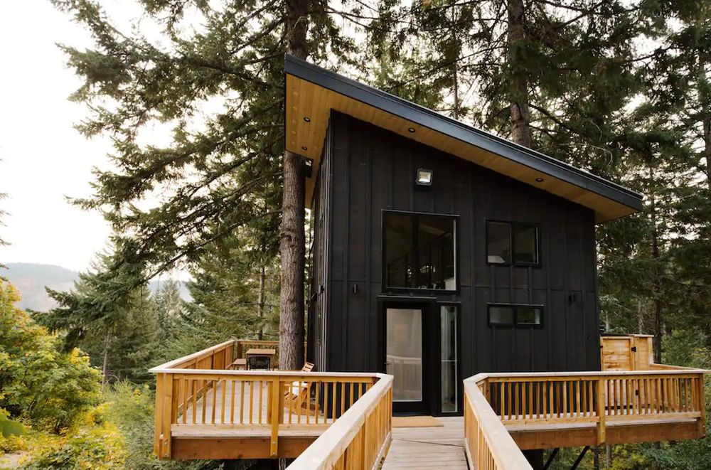 View the Columbia River Gorge from your Tree House