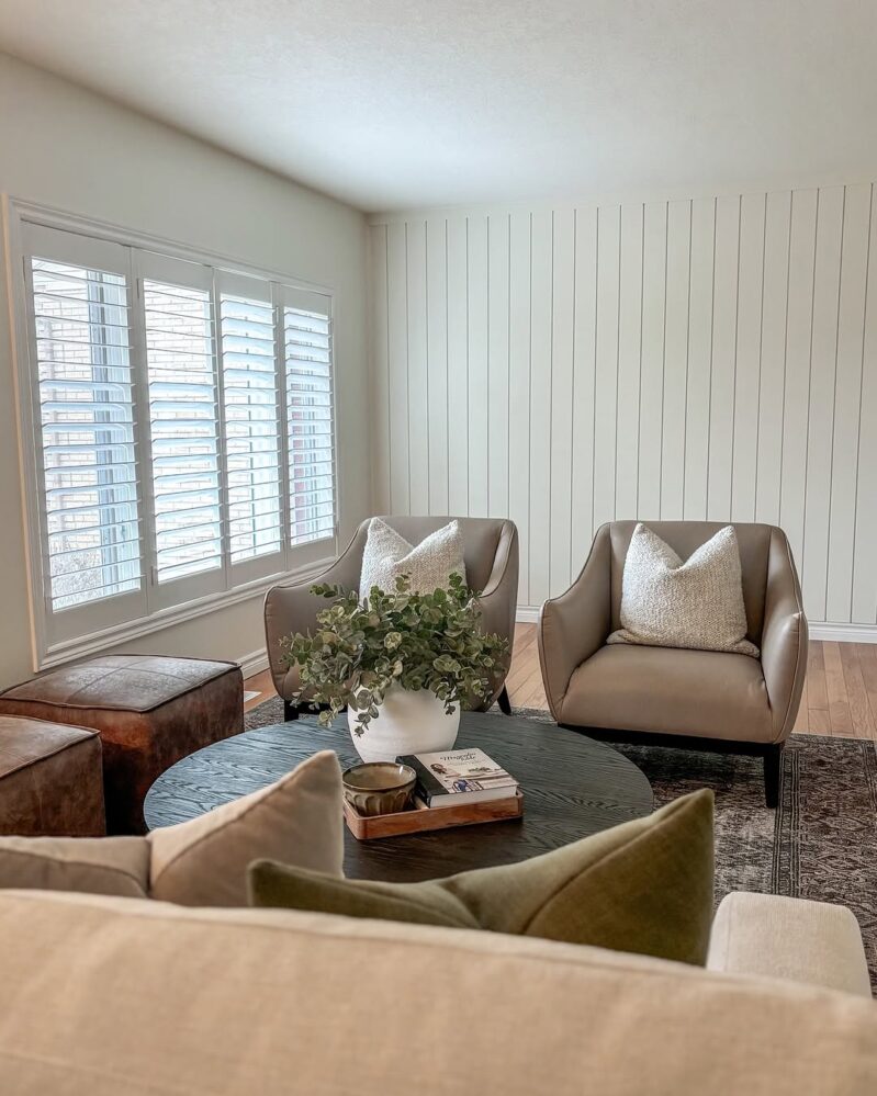 21 Shiplap Wall Living Room Ideas That Add Texture and Charm