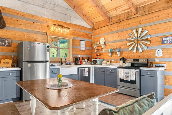 21 Cabin Kitchen Ideas That Feel Rustic, Warm, and Wonderfully Lived-In