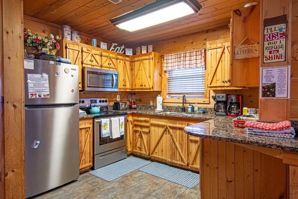 21 Cabin Kitchen Ideas That Feel Rustic, Warm, and Wonderfully Lived-In