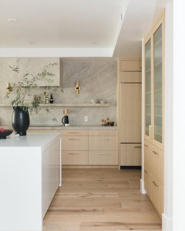 19 White Oak Kitchen Cabinet Ideas That Bring Warmth and Elegance to ...