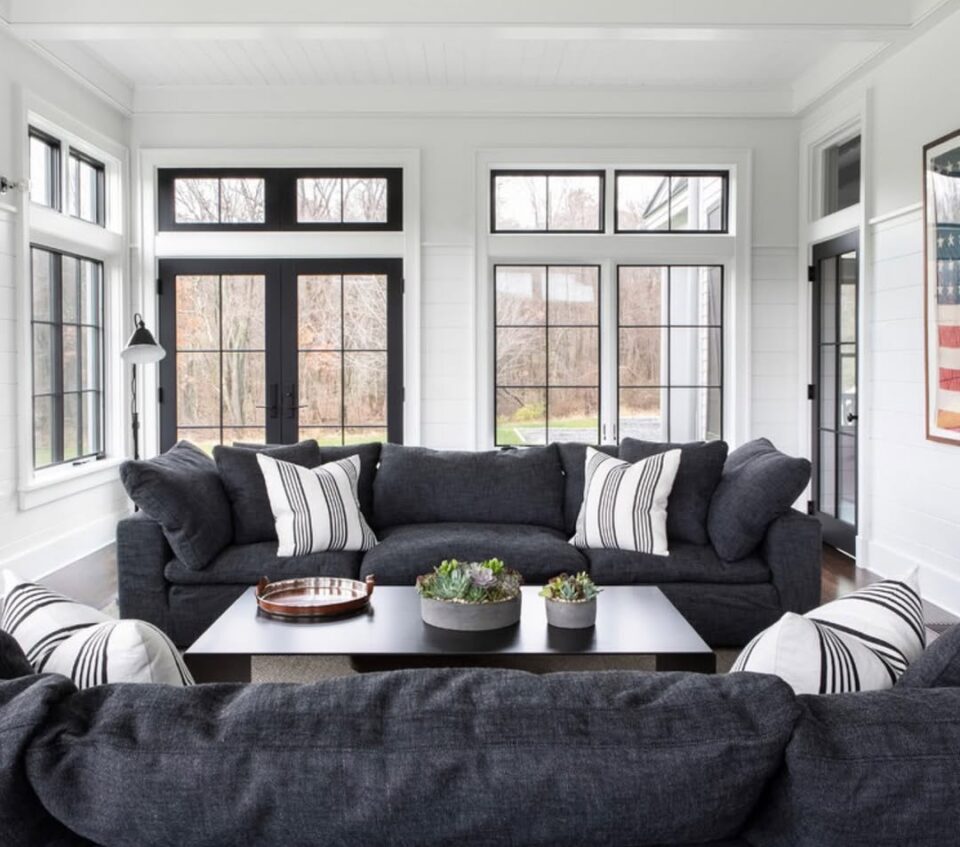 25 Black Sofa Living Room Ideas That Are Quietly Taking Over 2025 Mood ...