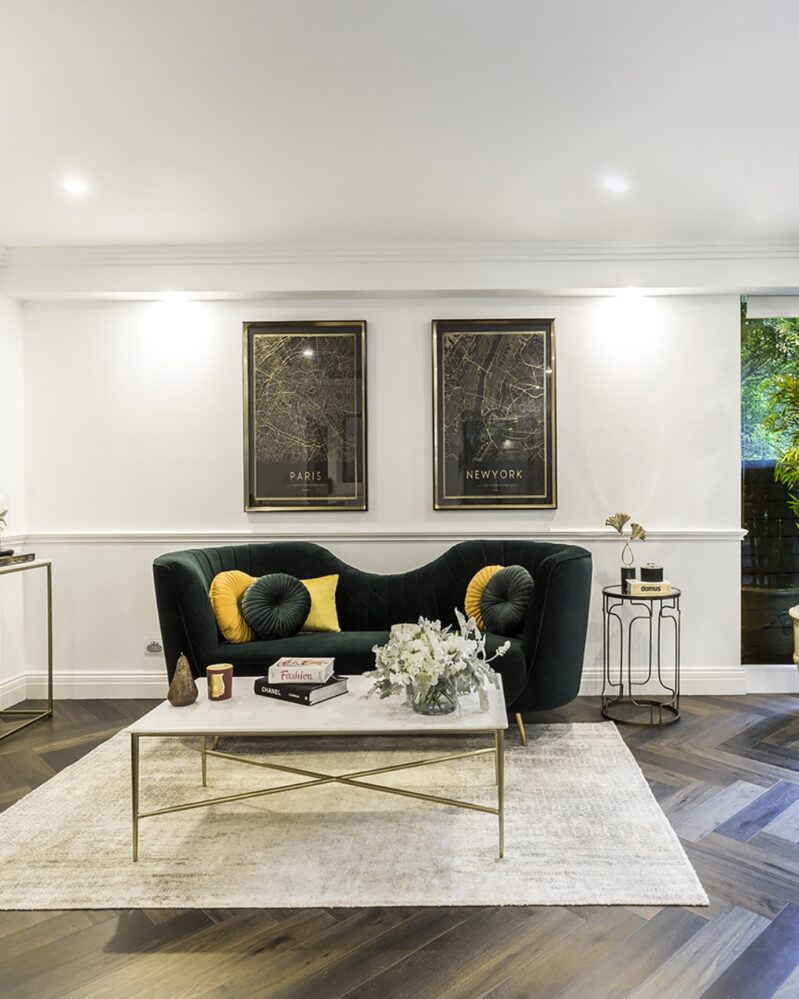 25 Black Sofa Living Room Ideas That Are Quietly Taking Over 2025 Mood ...