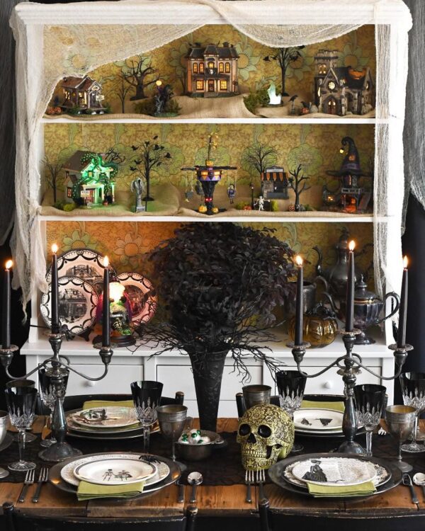 30 Unbelievably Gorgeous Gothic Halloween Decor Ideas That Feel Like a ...