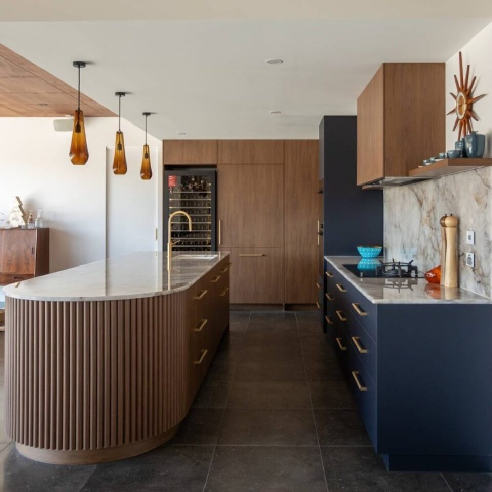 20 Iconic Mid Century Modern Kitchen Design Ideas That Still Feel So ...
