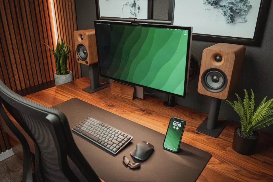 40 Shockingly Smart Workspace Desk Ideas That Will Make You Ditch ...