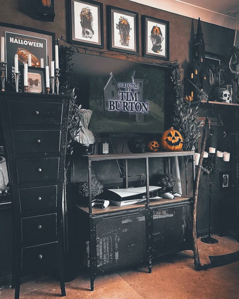 29 Halloween Decor Ideas for a Spooky Interior That’ll Have Guests ...