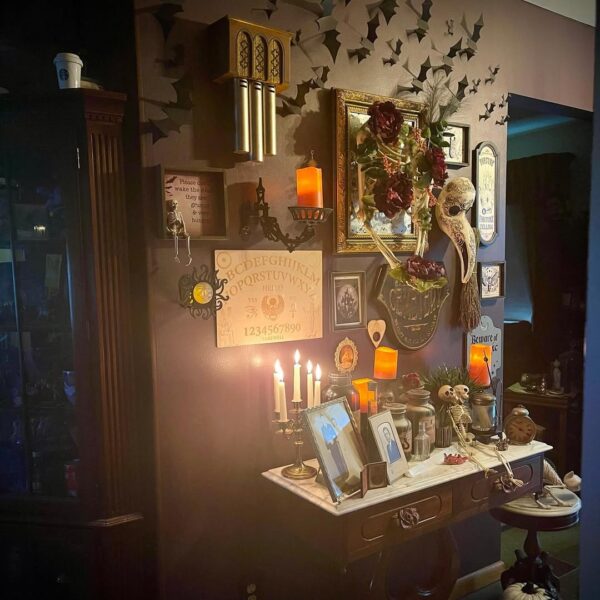 29 Halloween Decor Ideas for a Spooky Interior That’ll Have Guests ...