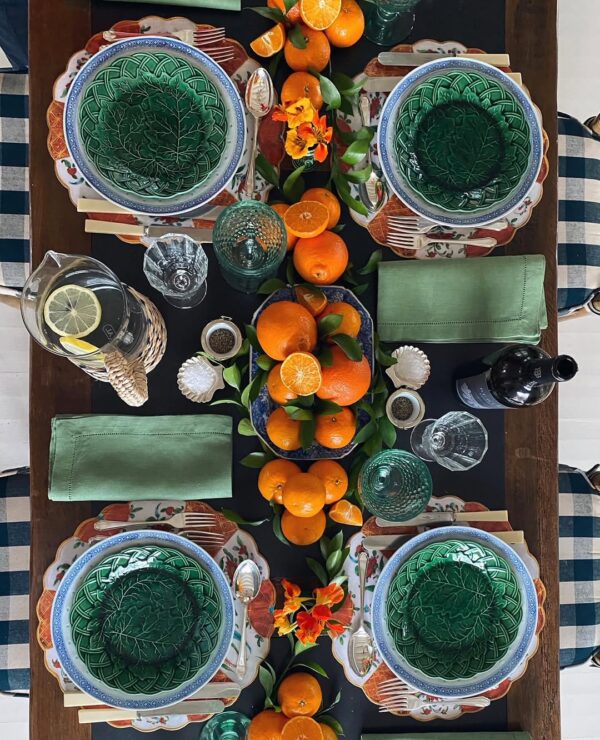 27 Table Settings Ideas That Give Your Table a Clean, Fresh Look for ...