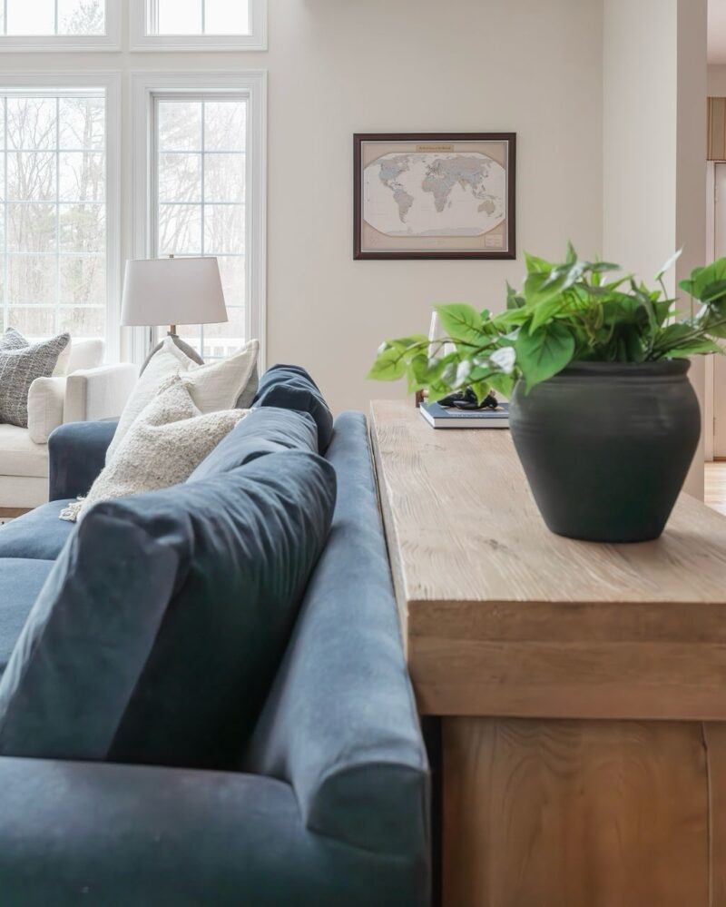28 Sofa Table Decor Ideas That Make Your Living Room Feel Styled ...