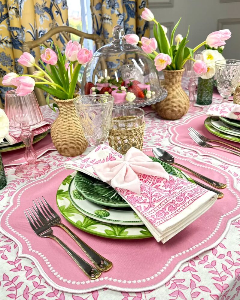 27 Table Settings Ideas That Give Your Table a Clean, Fresh Look for ...